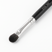 Load image into Gallery viewer, Inchis Eyeliner Brush (EYE 303)
